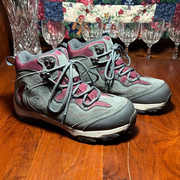 Lands End woman’s Leather/Suede Water-Proof Hiking Boots Size 7.5B - Picture 1 of 10